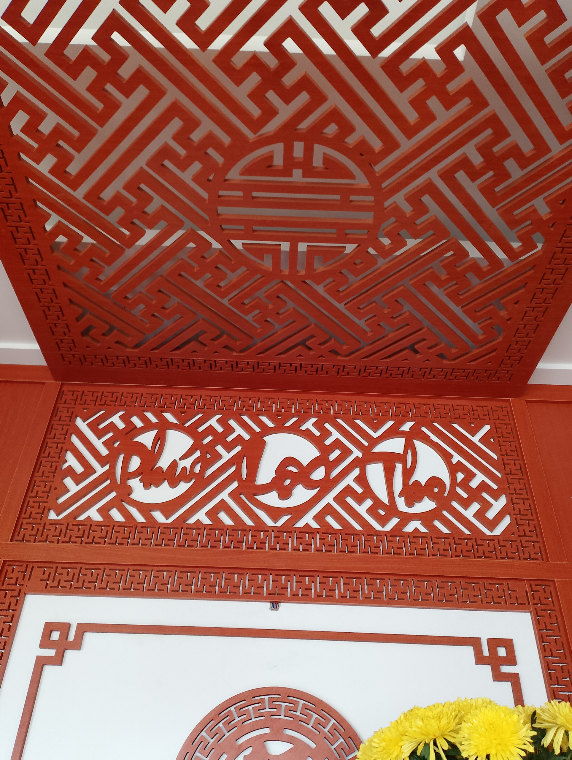 THI CÔNG VÁCH NGĂN THỜ