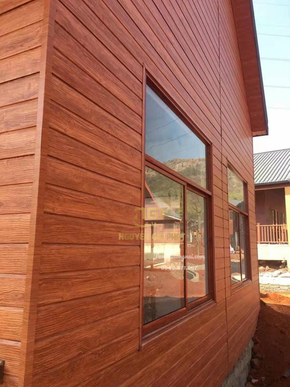 Tôn Lõi Xốp Vân Gỗ