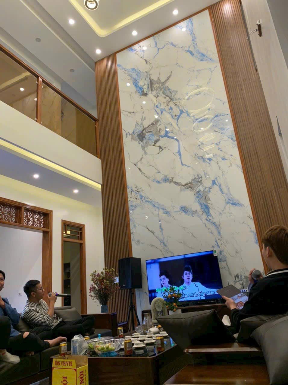 Tranh tráng gương trang trí phòng khách