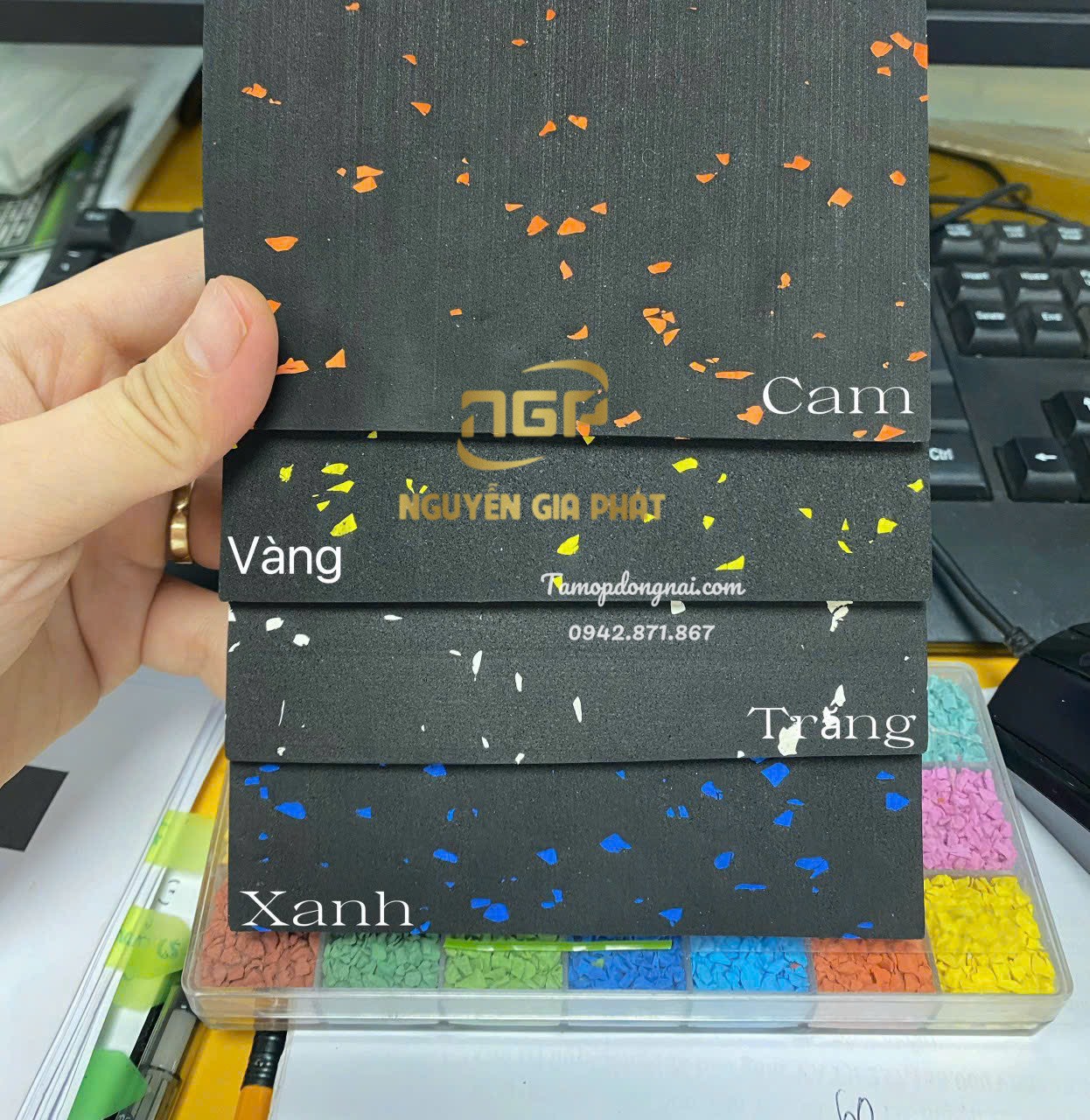 Thảm cao su hoa văn đốm